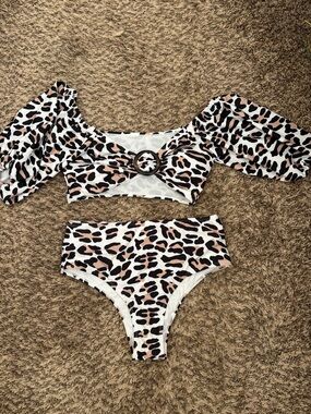 Leopard Print Two-Piece Bikini Set with Puff Sleeves